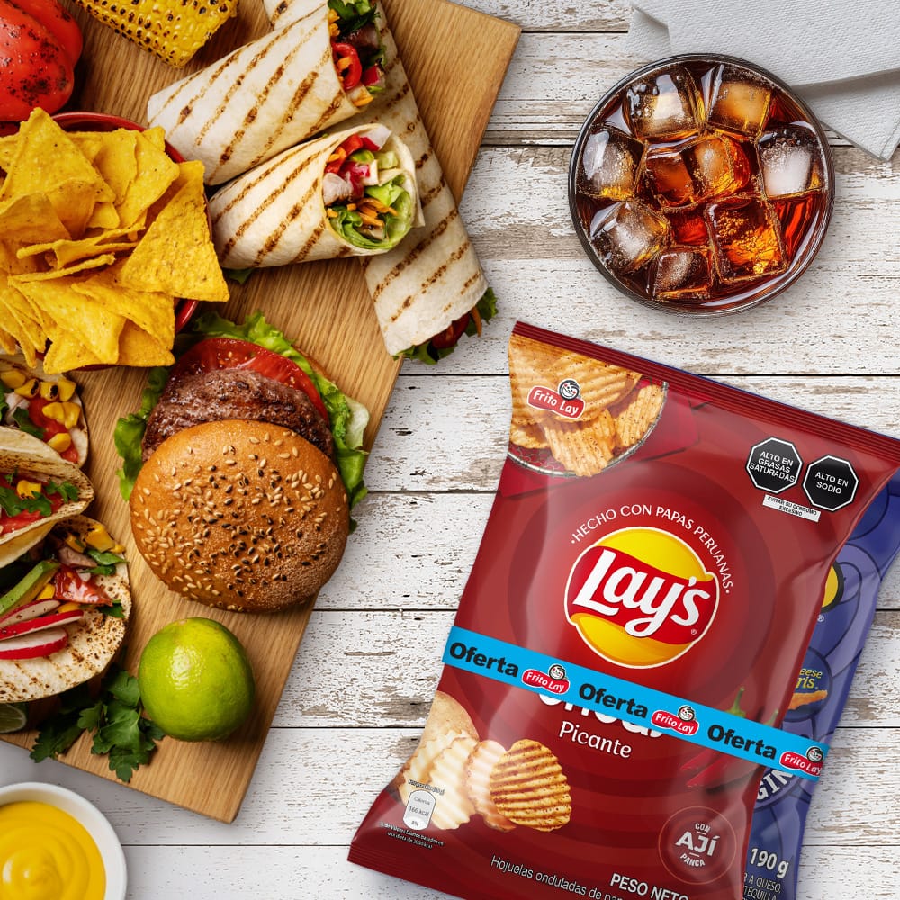 Papas LAY'S Ondas Picantes 140g + Piqueo SNAX Original 200g